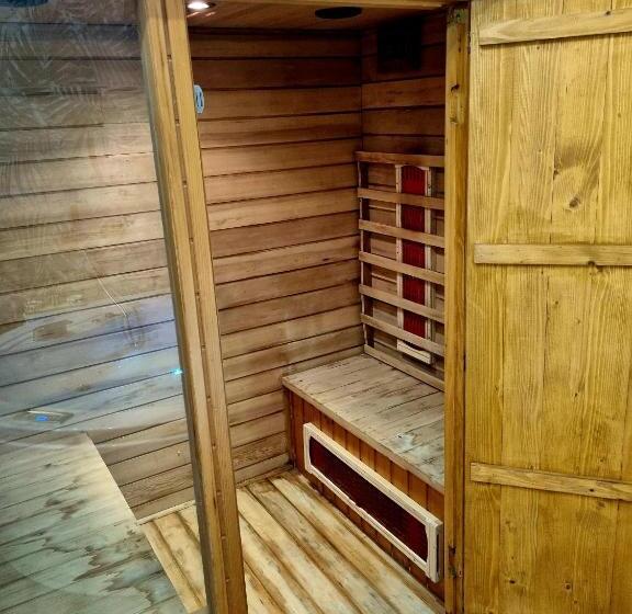 디럭스 스위트, B&b Italo House