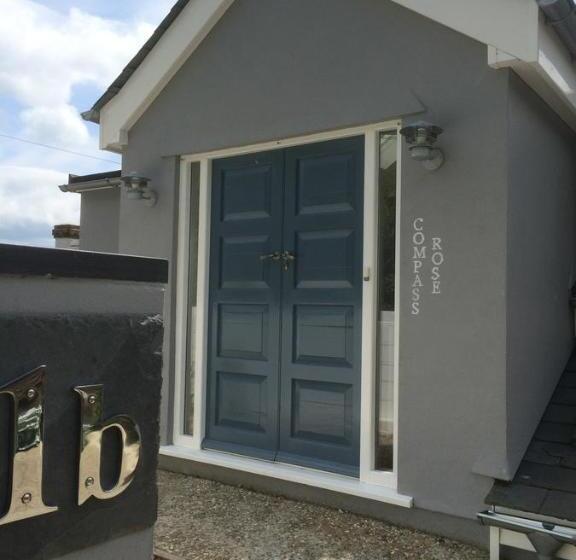 اتاق استاندارد با تخت بزرگ, Compass Rose