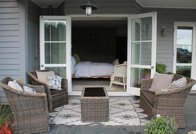 اتاق استاندارد با تخت بزرگ, Compass Rose