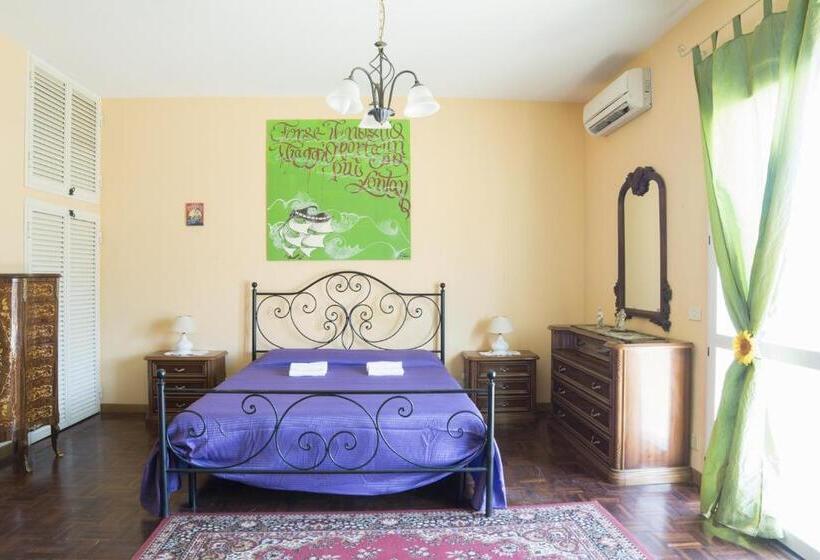 سوئیت با بالکن, Vacationers Refuge