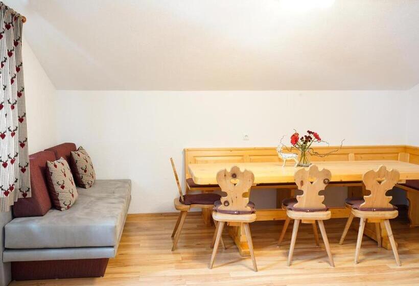 آپارتمان 3 خوابه, Das Astrid