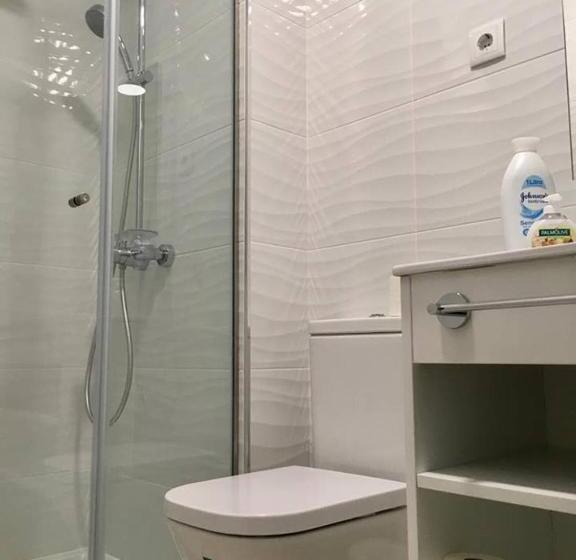 اتاق پریمیوم سه تخته, Enjoy Viana Guest House