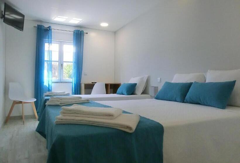 اتاق استاندارد سه نفره, Enjoy Viana Guest House