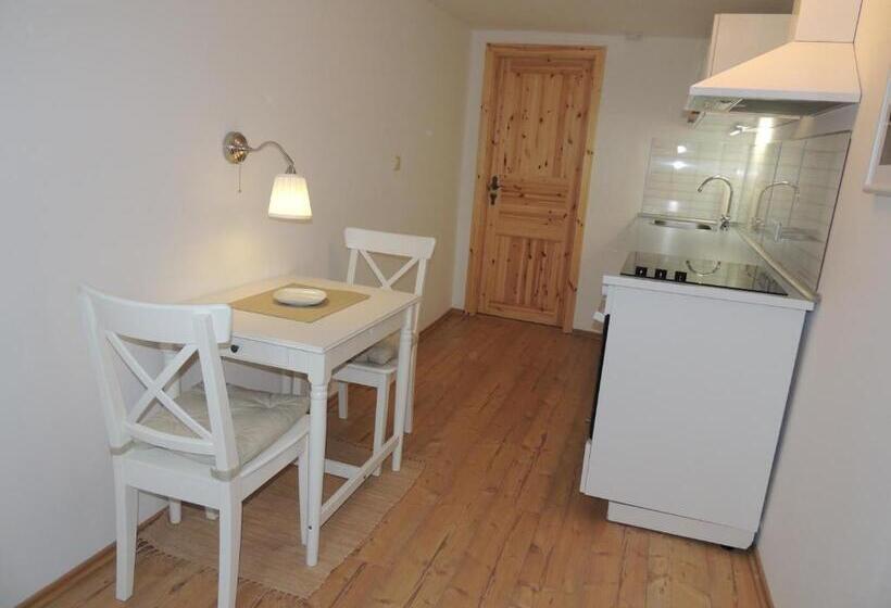 스탠다드 스튜디오 정원 전망, Lindenhof