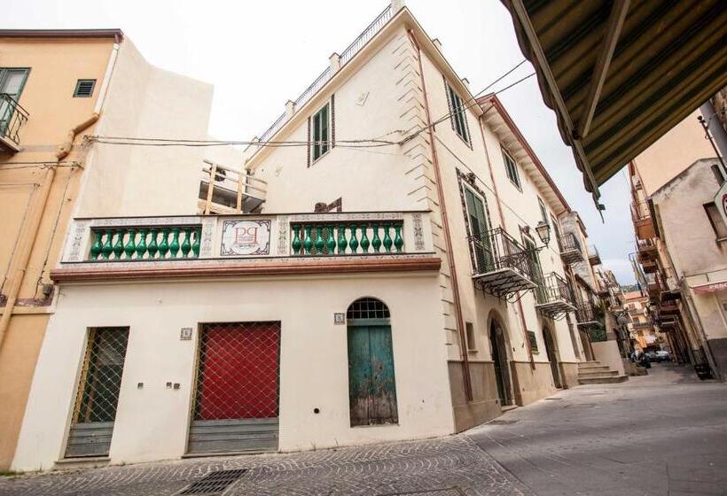 غرفة قياسية, Palazzo Pagliaro