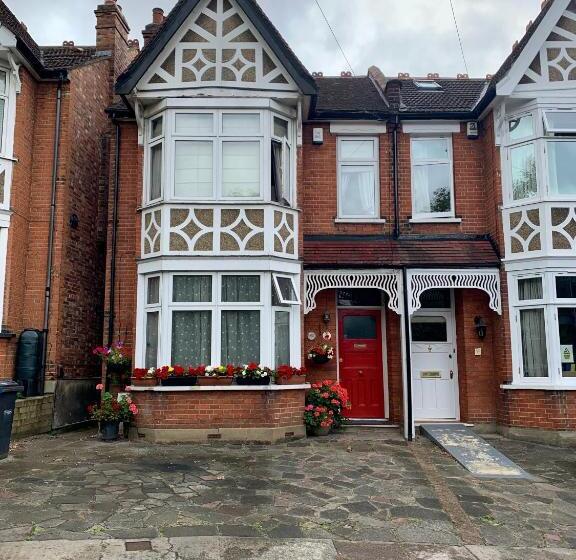 이코노미 싱글 룸, 38 Whitehall Road