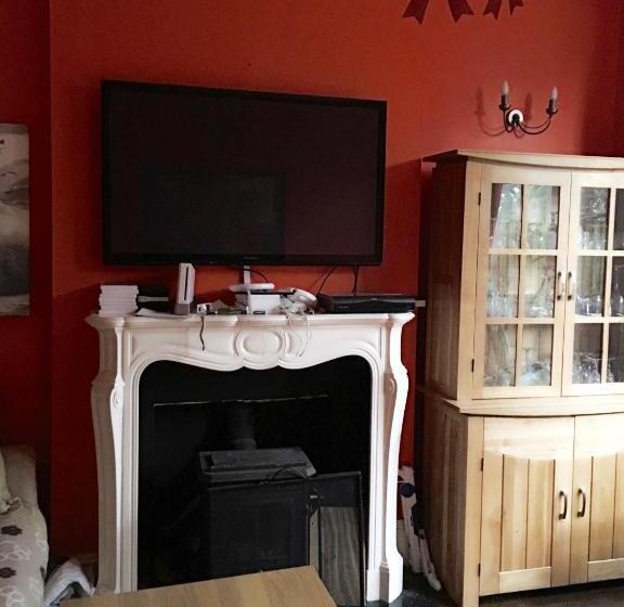 디럭스 룸, 38 Whitehall Road