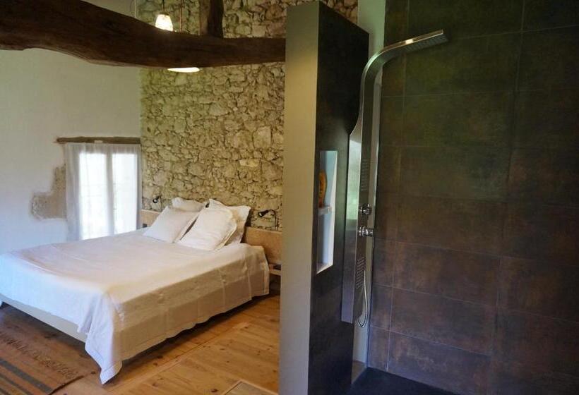 디럭스 룸, Au Garcin