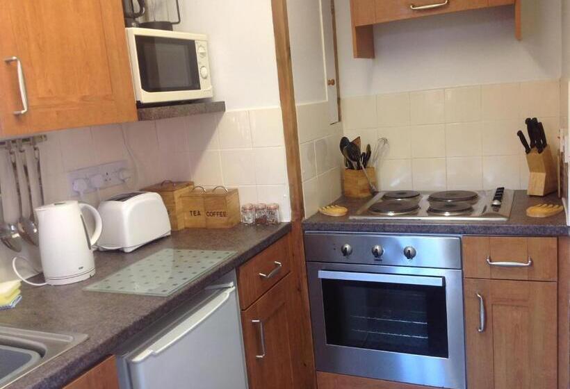 דירת חדר נוף לים, Stable Cottages