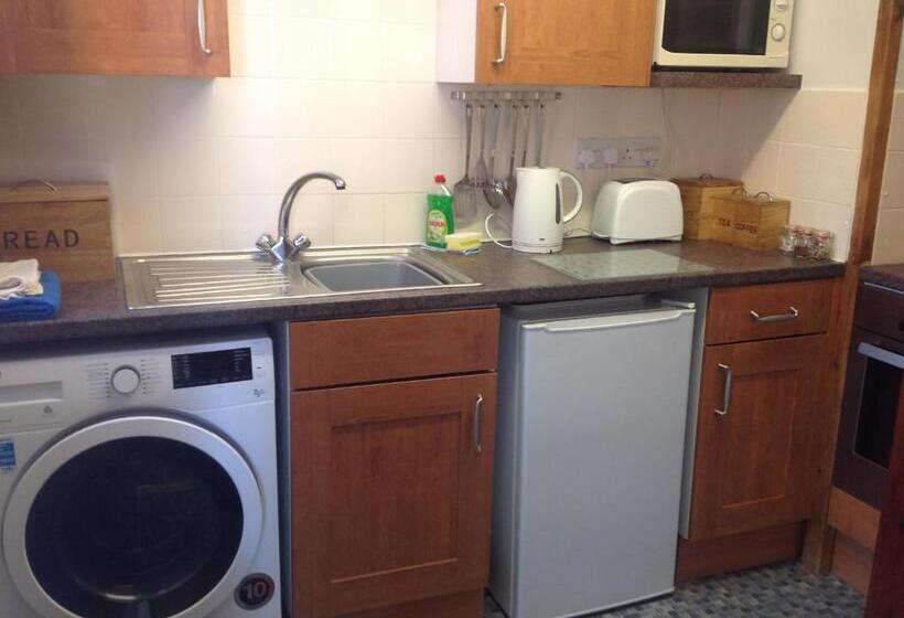 דירת חדר נוף לים, Stable Cottages