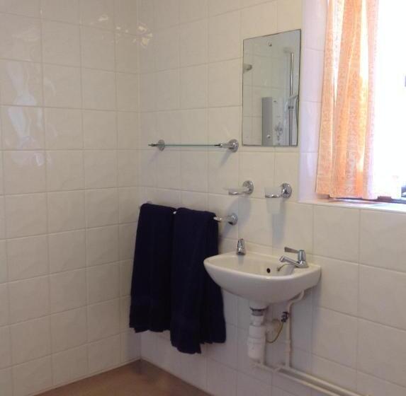 דירת חדר נוף לים, Stable Cottages