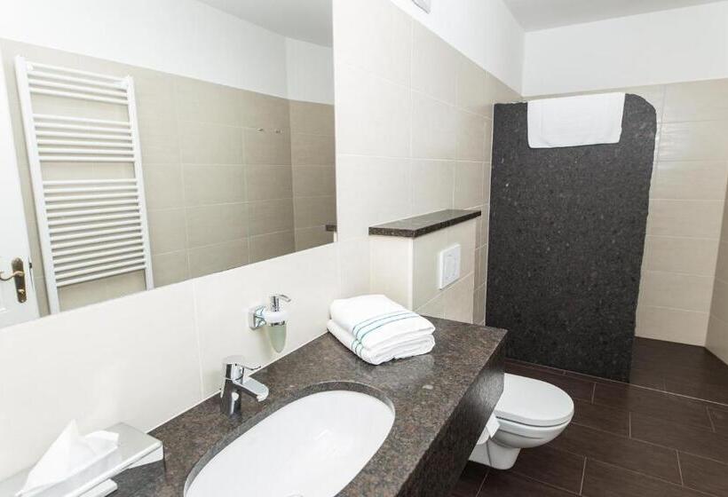 جناح, Villa Bergzauber