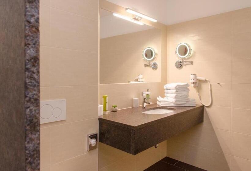 جناح, Villa Bergzauber