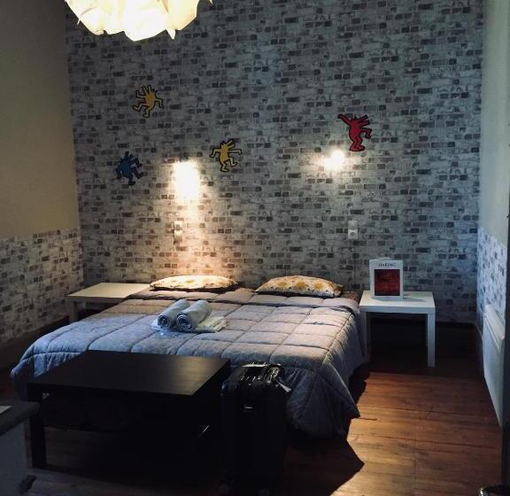 اتاق استاندارد با سرویس بهداشتی مشترک, Venez Dormir Chez Nous #condom#gascogne#d Artagnan#armagnac#le Bonheur Est Dans Le Gers