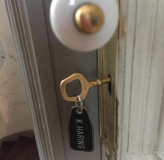 اتاق استاندارد با سرویس بهداشتی مشترک, Venez Dormir Chez Nous #condom#gascogne#d Artagnan#armagnac#le Bonheur Est Dans Le Gers