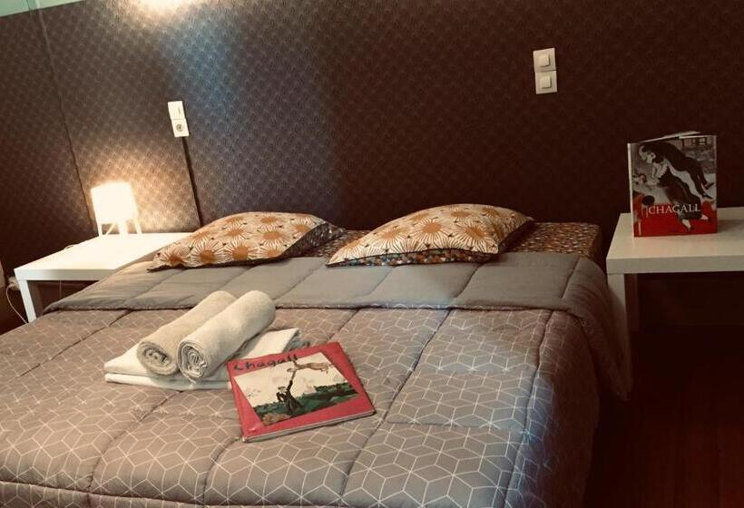 اتاق استاندارد چهار تخته, Venez Dormir Chez Nous #condom#gascogne#d Artagnan#armagnac#le Bonheur Est Dans Le Gers