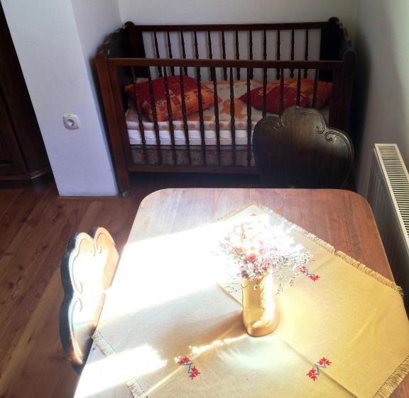 اتاق استاندارد سه نفره, Govc Vršnik