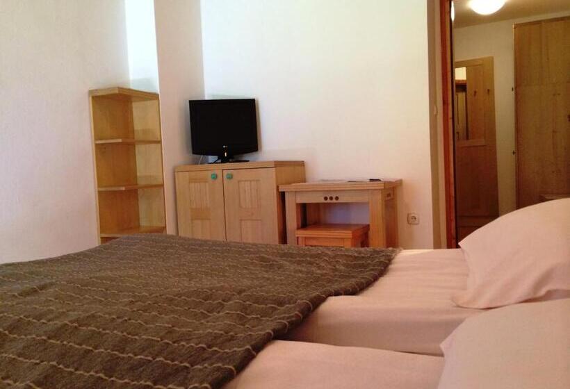 اتاق استاندارد با بالکن, Govc Vršnik