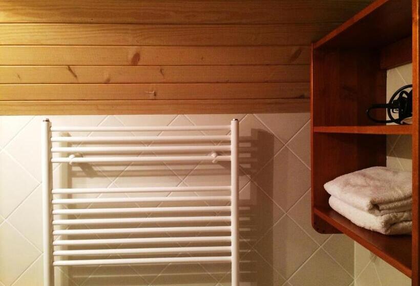 اتاق استاندارد با بالکن, Govc Vršnik