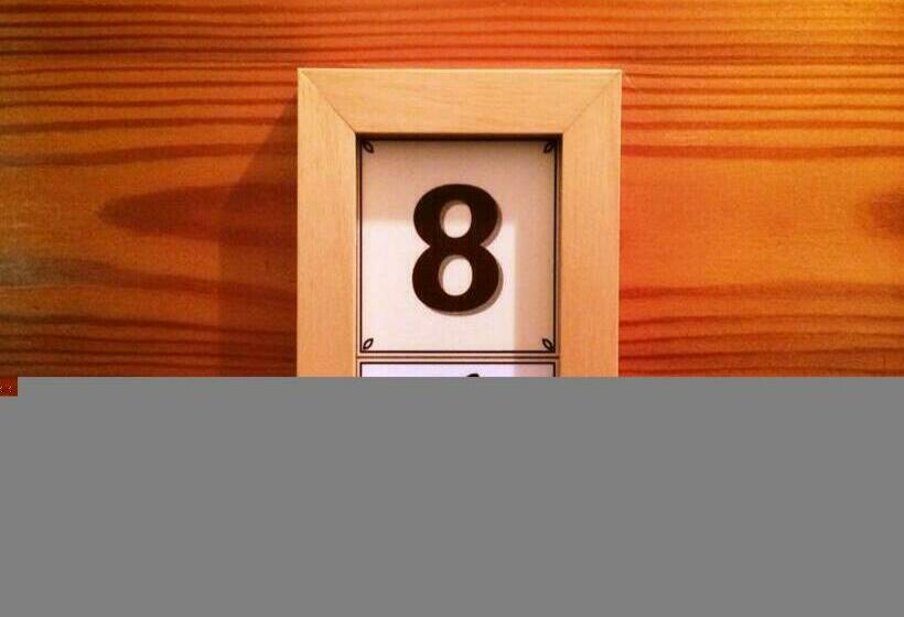 اتاق استاندارد با بالکن, Govc Vršnik