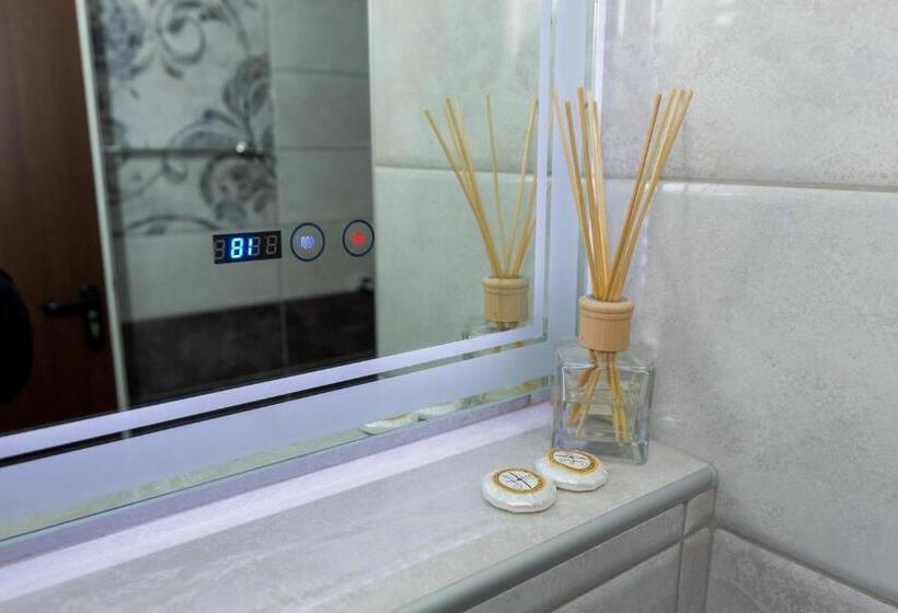 شقة غرفة واحدة مزودة بتراس, Kristal