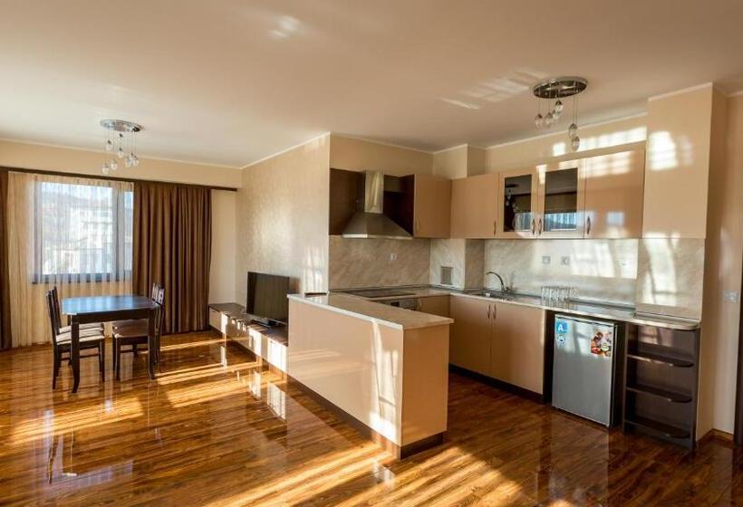 شقة غرفة واحدة مزودة بتراس, Kristal