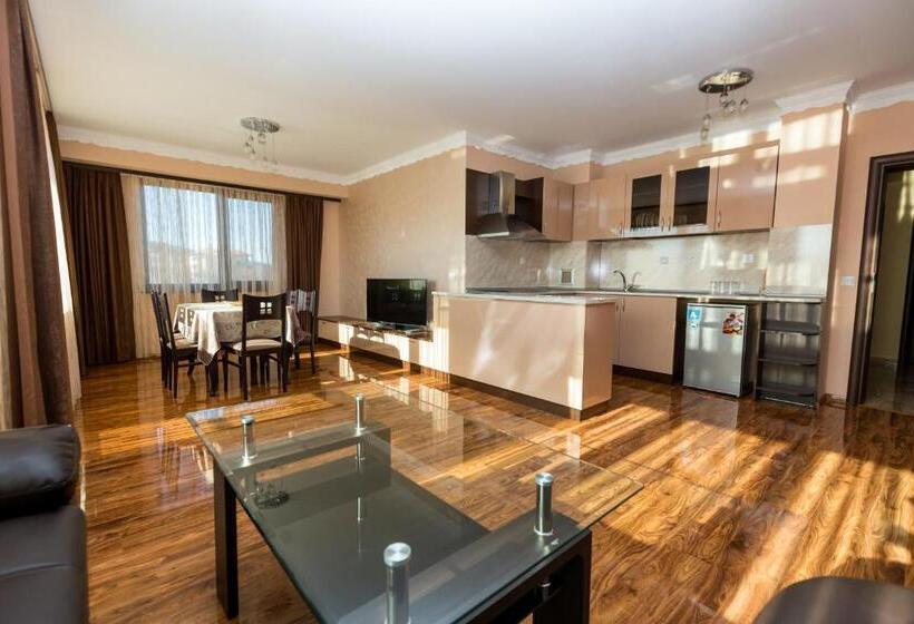 شقة غرفة واحدة مزودة بتراس, Kristal