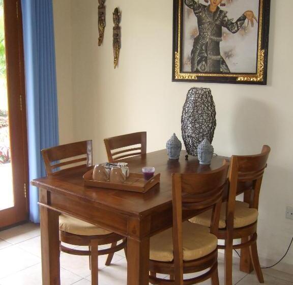 高级园景房, Guesthouse Rumah Senang