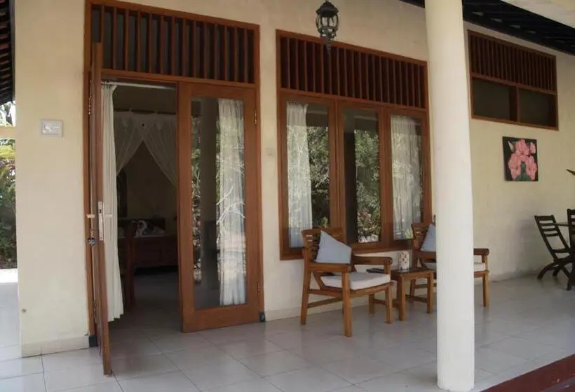 プールビュースタンダードルーム, Guesthouse Rumah Senang