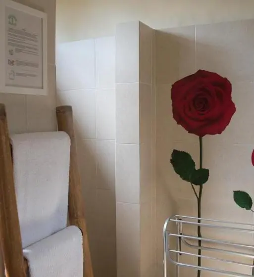 プールビュースタンダードルーム, Guesthouse Rumah Senang