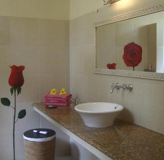 اتاق استاندارد با چشم‌انداز استخر, Guesthouse Rumah Senang