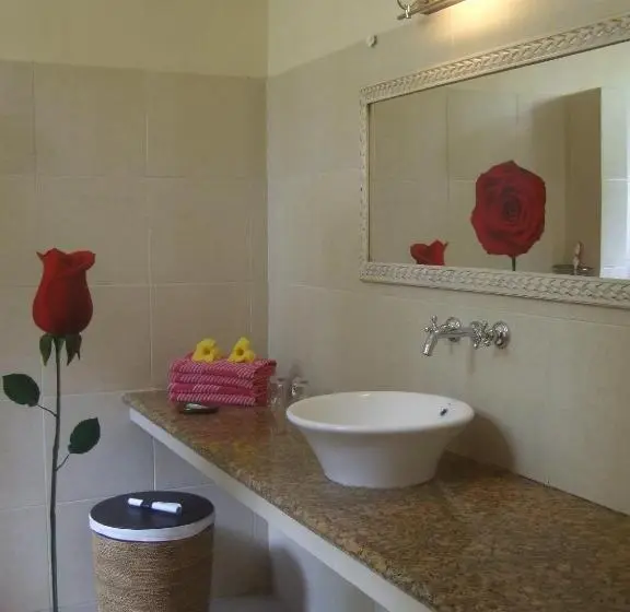 プールビュースタンダードルーム, Guesthouse Rumah Senang