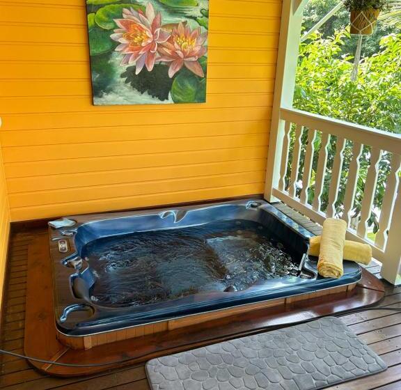 کابین, L Escale Tropicale