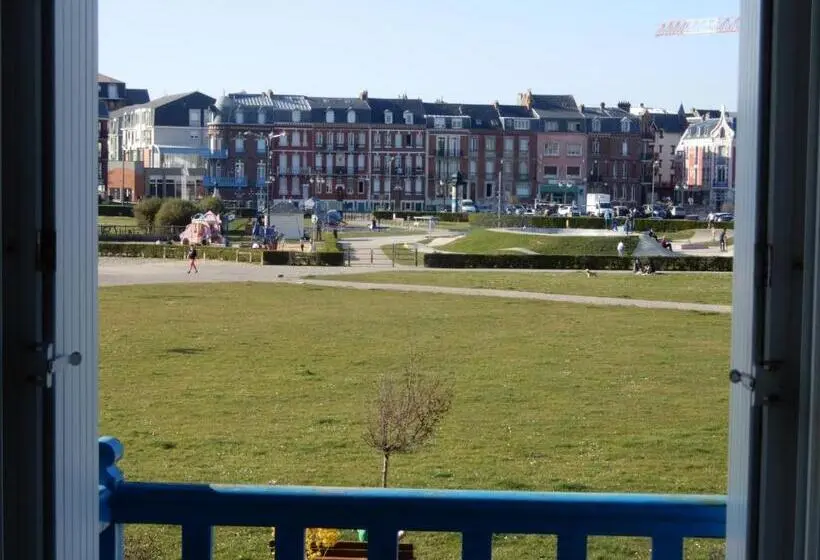 2ベッドルームハウス, Villa Des Bains De Mer Avec Balcon Et Vue, Terrasse, 300 M Plage, 2 Chambres, Velos Fournis à Mers L