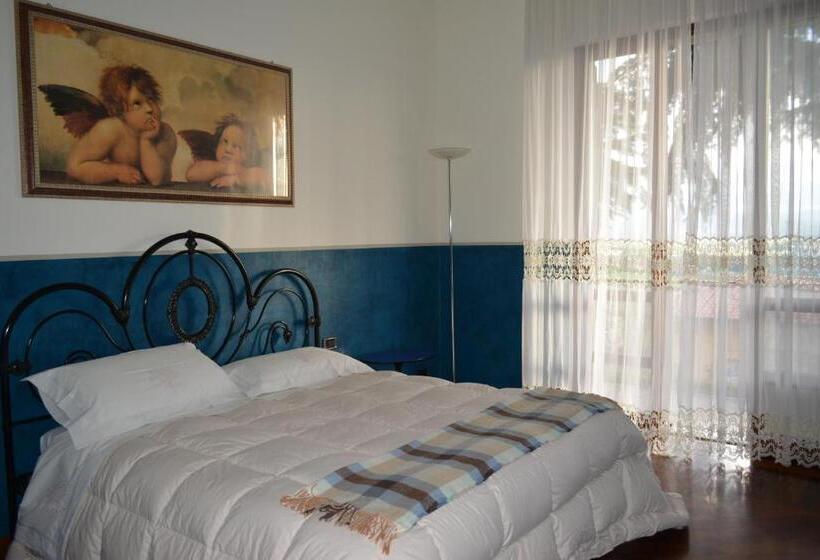 غرفة قياسية مزوَّدة بشُرفة, B&b Il Giovine