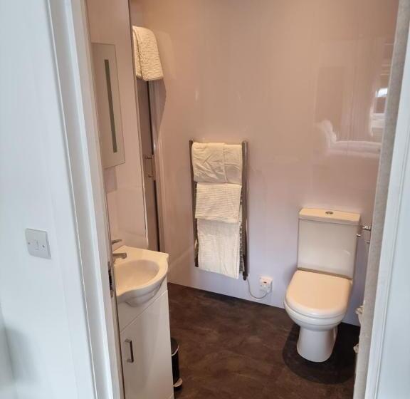 套房, Glenfern Guest House And A Separate Cottage With Its Own Private Hot Tub