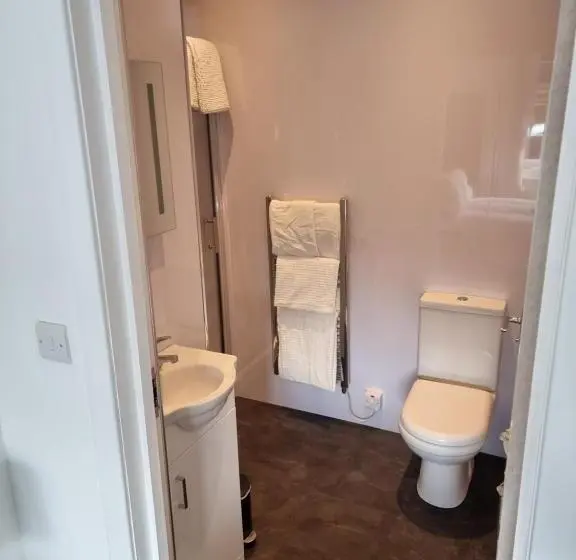 スイート, Glenfern Guest House And A Separate Cottage With Its Own Private Hot Tub