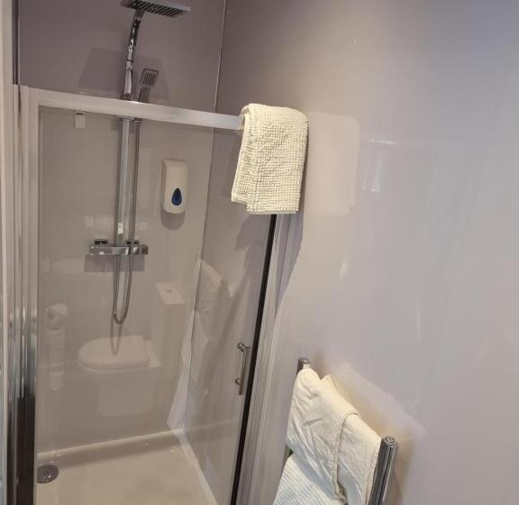 套房, Glenfern Guest House And A Separate Cottage With Its Own Private Hot Tub