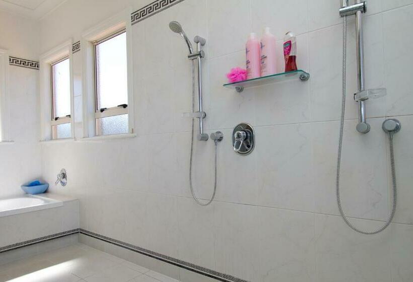 스탠다드 트리픔 룸 공동욕실, Rua Resort