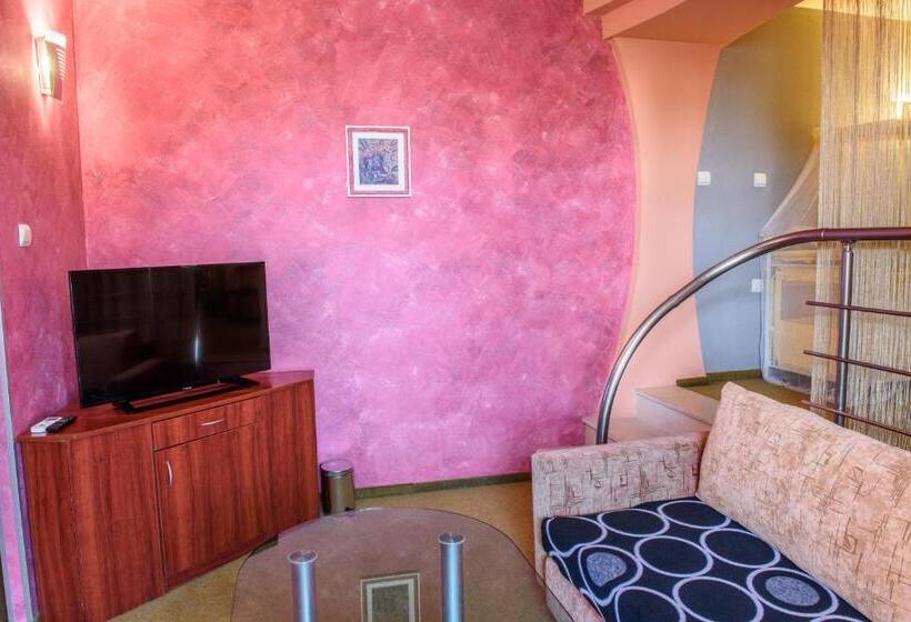 חדר סטודיו סטנדרד, Kapri