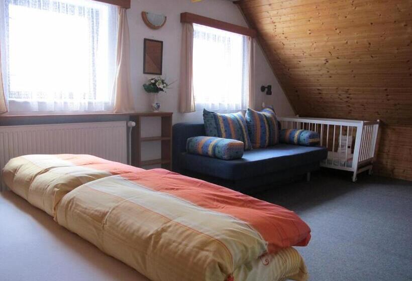 침실 4개 주택, Guest House U Lakomce