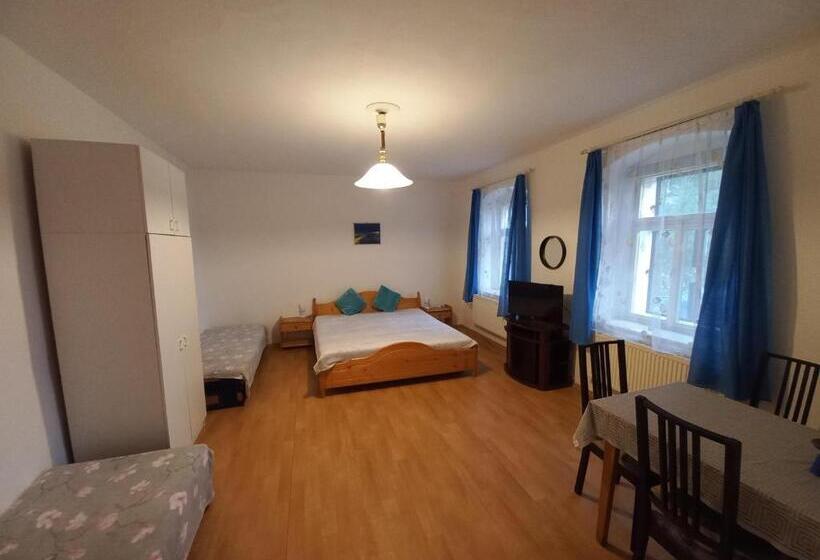 Семейный Номер, Penzionek U Františka