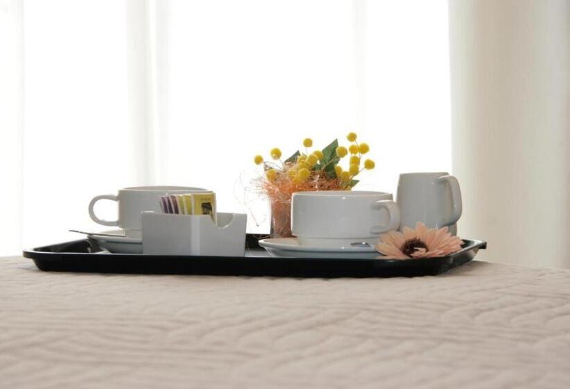 舒适型房间, Alexander