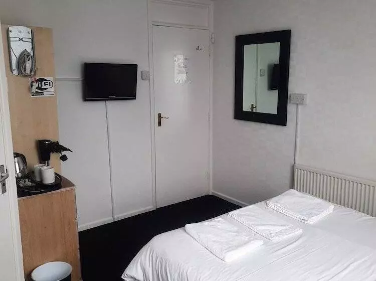 Standard Kolmen Hengen Huone, Alfies