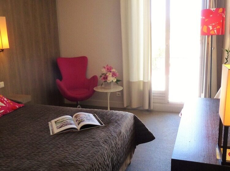 חדר סטנדרט לשלושה, Bliss Hôtel