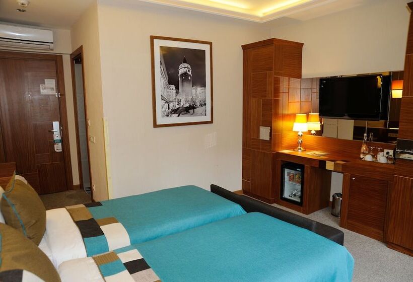 スタンダードルーム, Collage Taksim