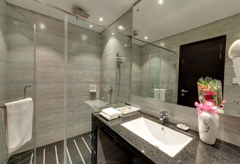 اتاق لوکس, Combermere