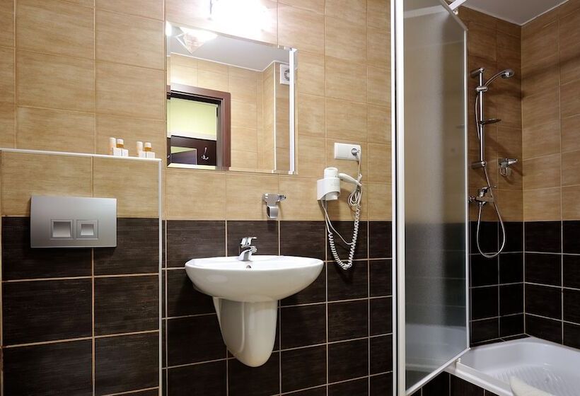 اتاق استاندارد, Diament Spodek