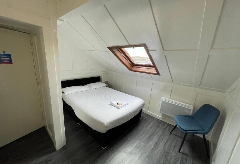Номер Стандарт, Elmora House