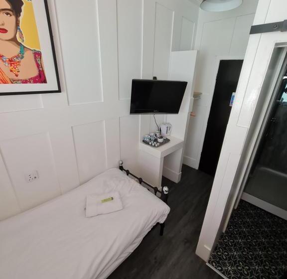 Трехместный Номер Deluxe, Elmora House